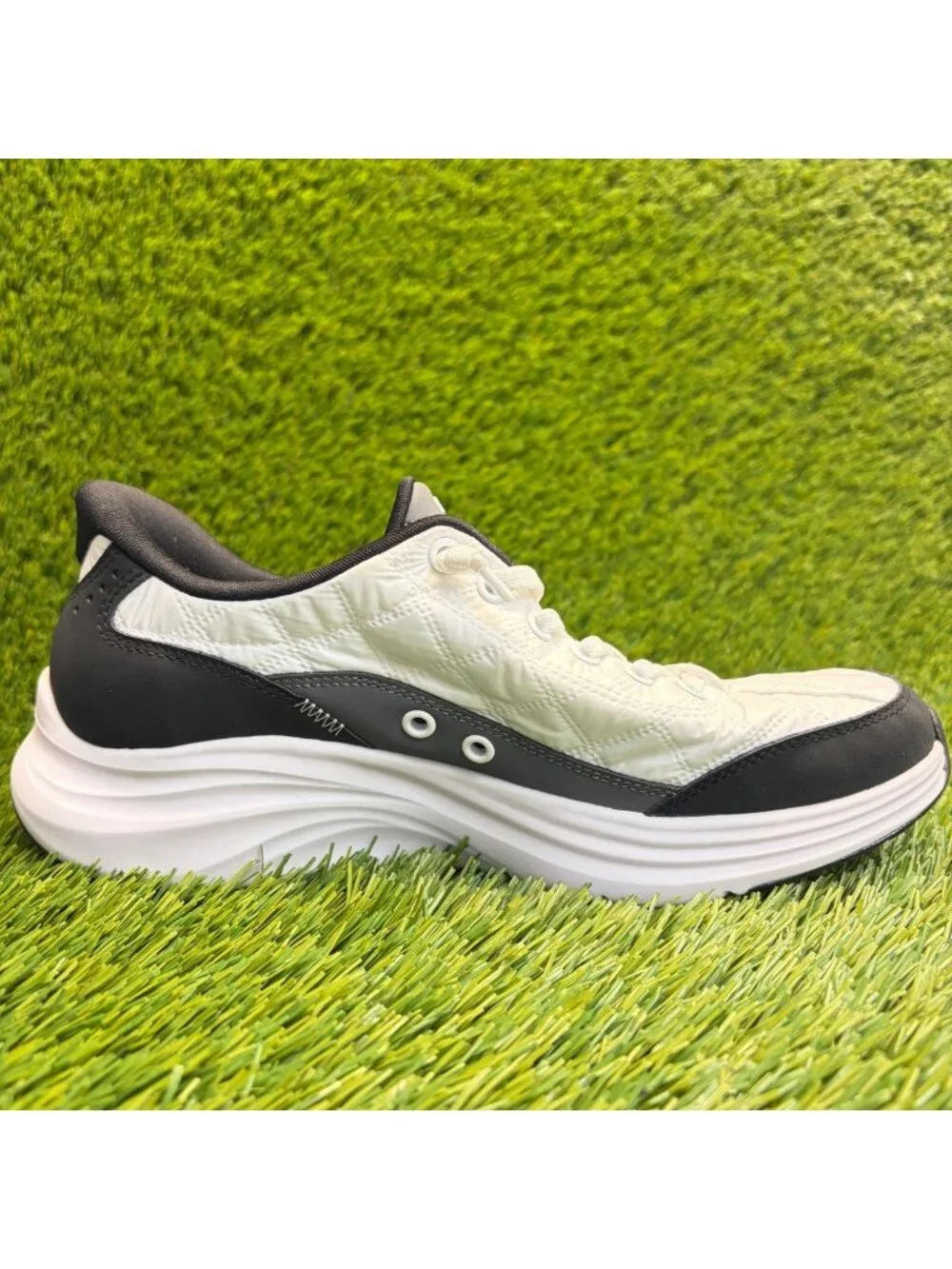 SKECHERS please review